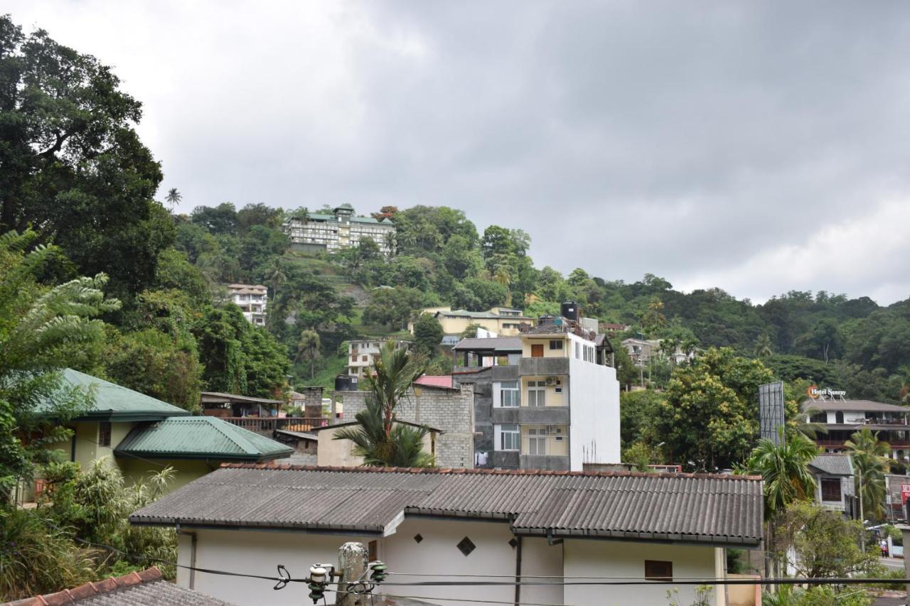 Lodge In 611 Kandy Bagian luar foto