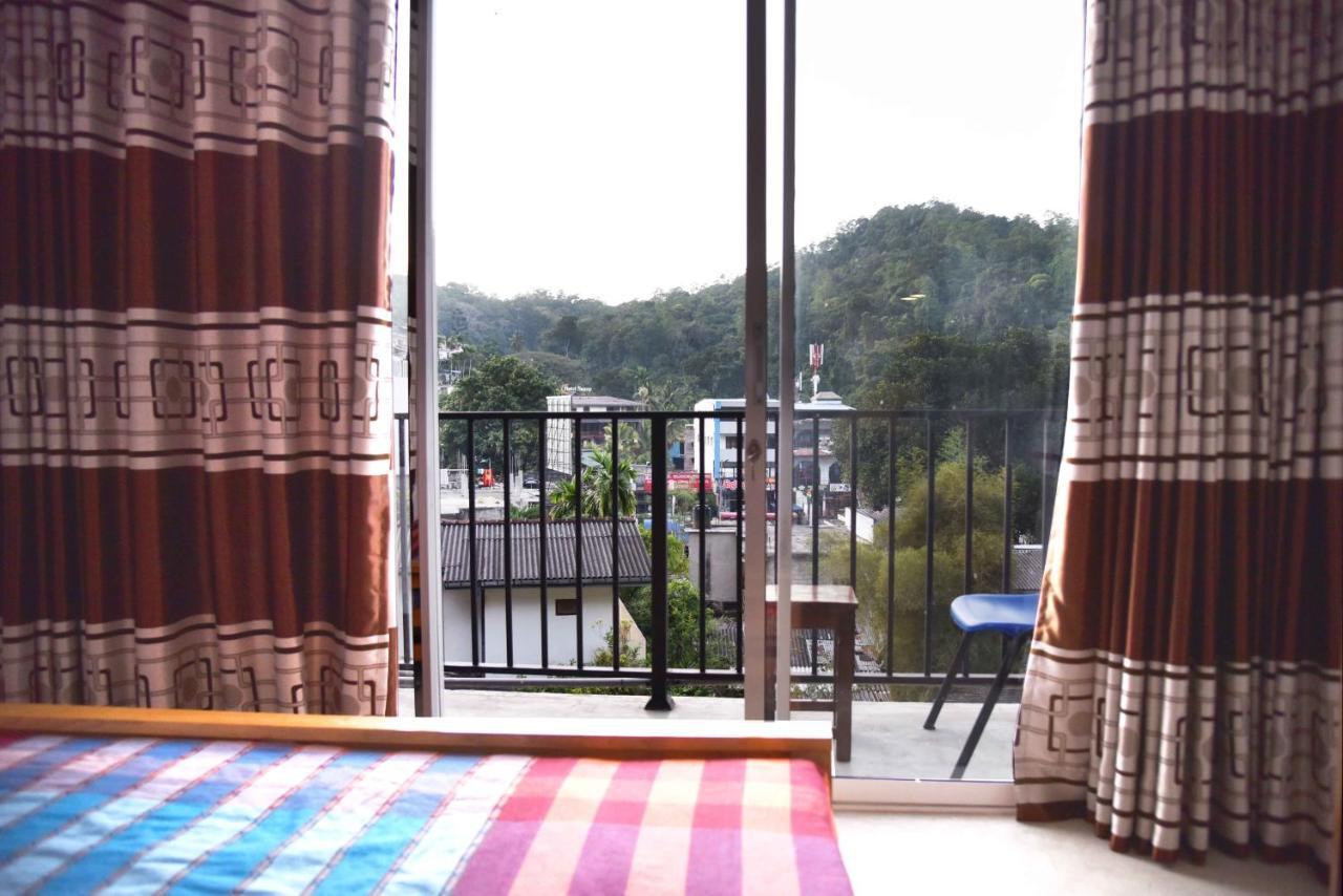Lodge In 611 Kandy Bagian luar foto