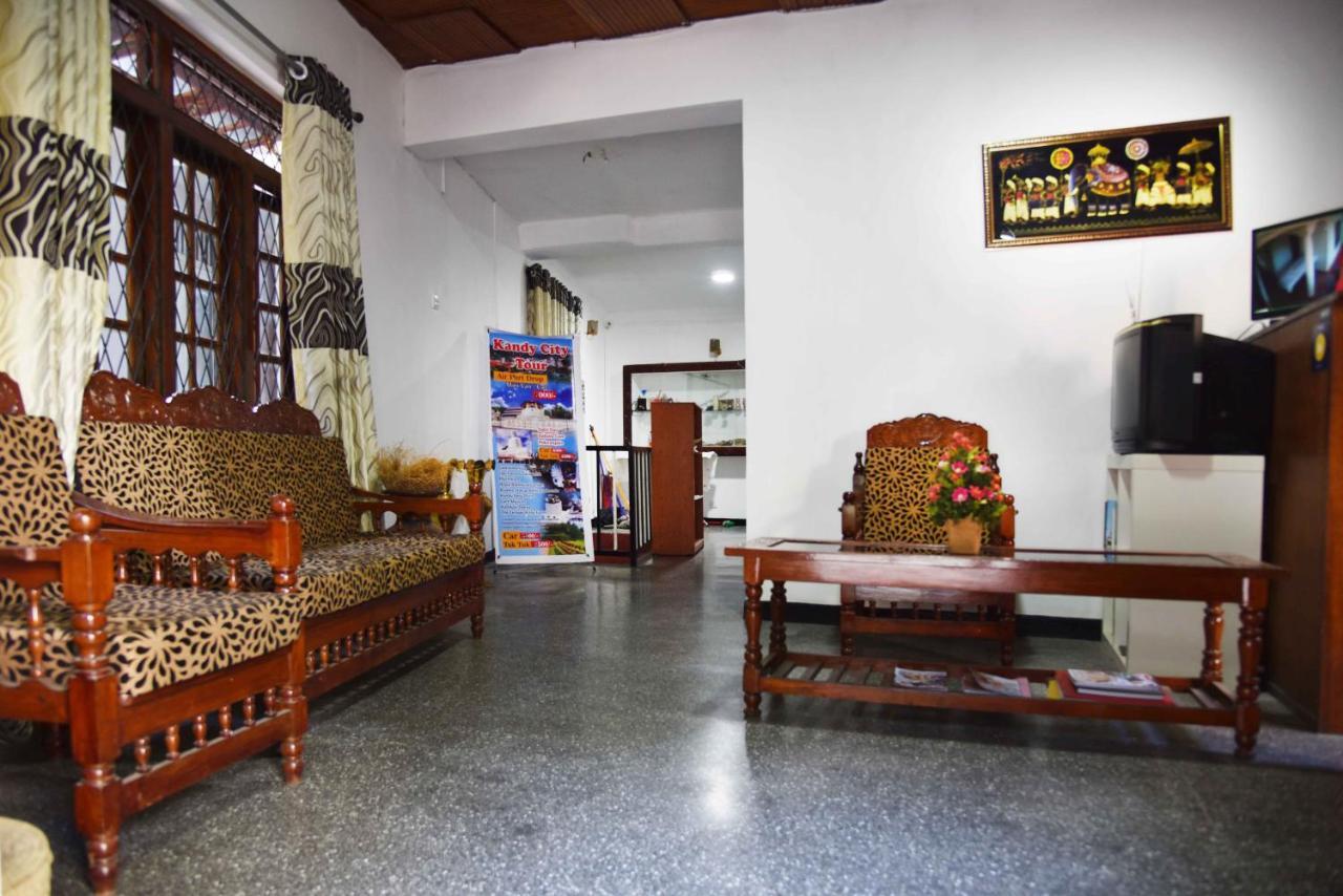 Lodge In 611 Kandy Bagian luar foto