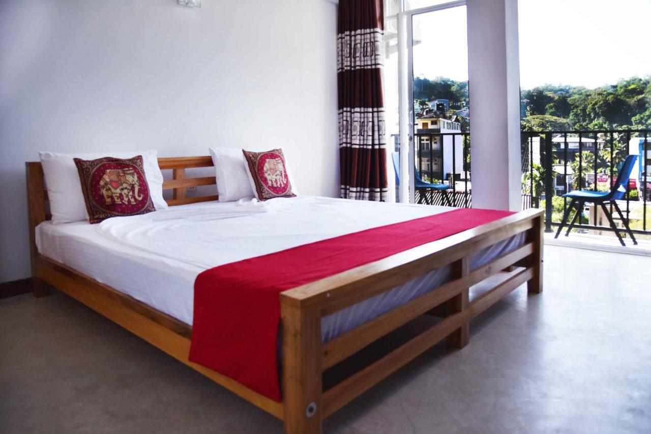 Lodge In 611 Kandy Bagian luar foto