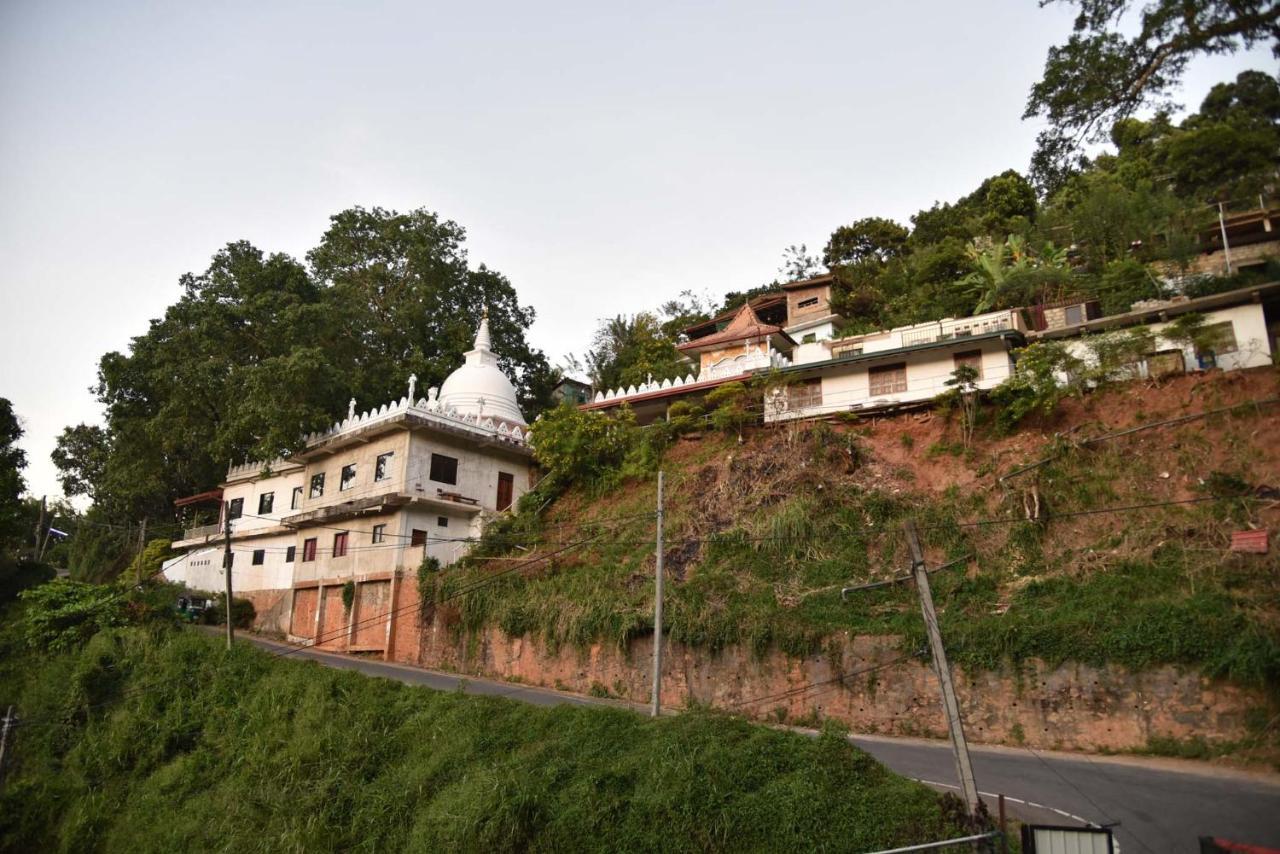 Lodge In 611 Kandy Bagian luar foto